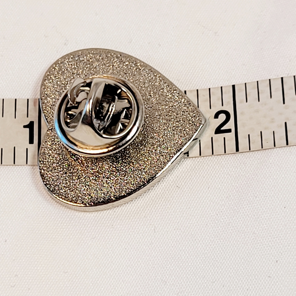 Southwest Airlines Heart Logo Enamel Lapel Pin - SWA LUV - Picture 3 of 3